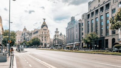 Consejos vendo… Son muy pocos los políticos que, a día de hoy, podrían entrar en una ZBE con su coche particular