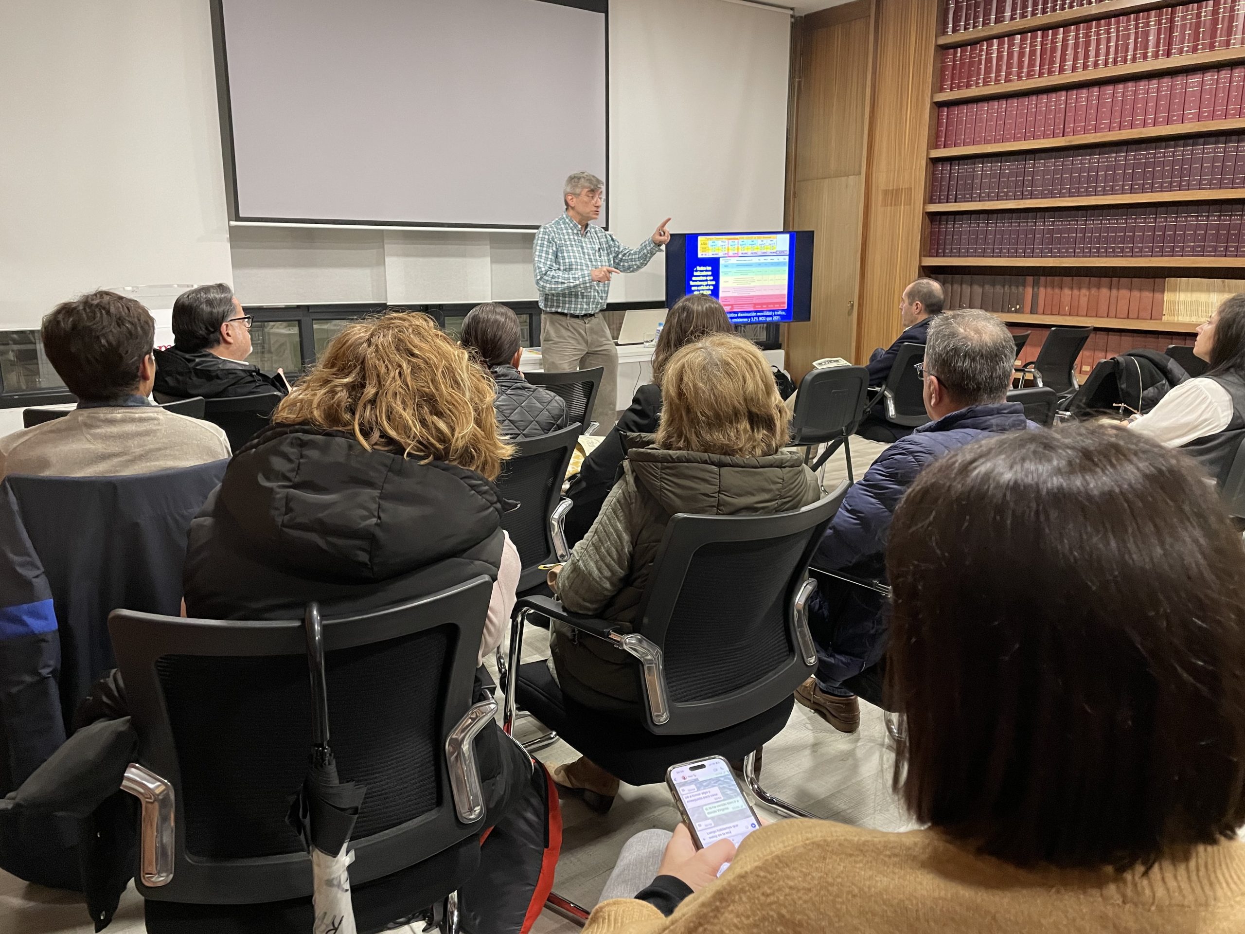 Informando a los profesionales…. lo que no hace el Ayuntamiento