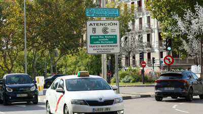 Golpe a las Zonas de Bajas Emisiones | Denuncian que se ha impedido circular a miles de conductores con vehículos «aptos»: «Se ha aplicado la norma de forma injusta durante años»