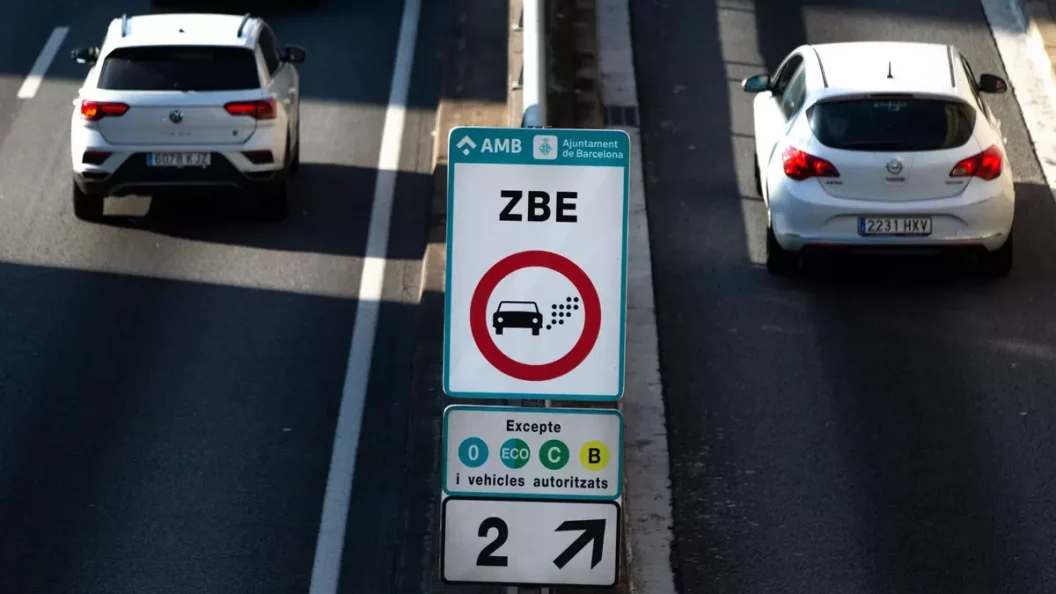 Castelldefels se desmarca con una ZBE que exime de multas a residentes hasta el 2030