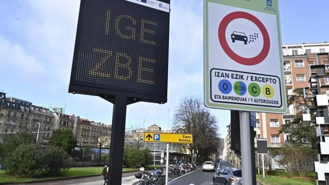 En San Sebastián, el comercio denuncia que las obras y la ZBE están ya provocando pérdidas económicas, alertando de que los clientes se retraen
